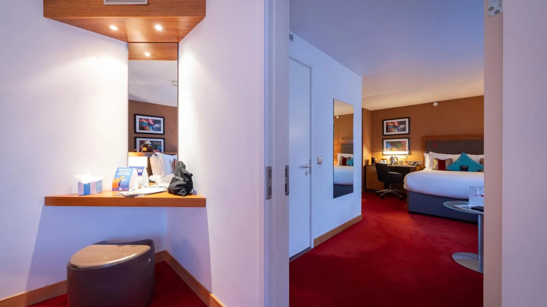 Bermondsey Square Hotel - A Bespoke Hotel Лондон 4*,